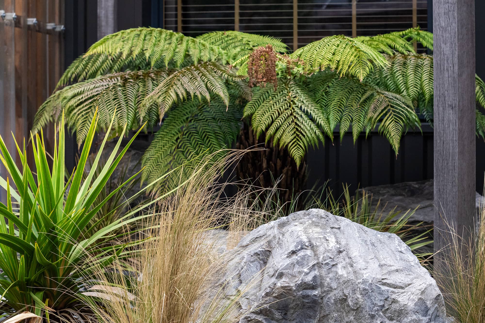 Normandie terrasse en lames d’Ipé profilées, aménagements paysagers et entretien