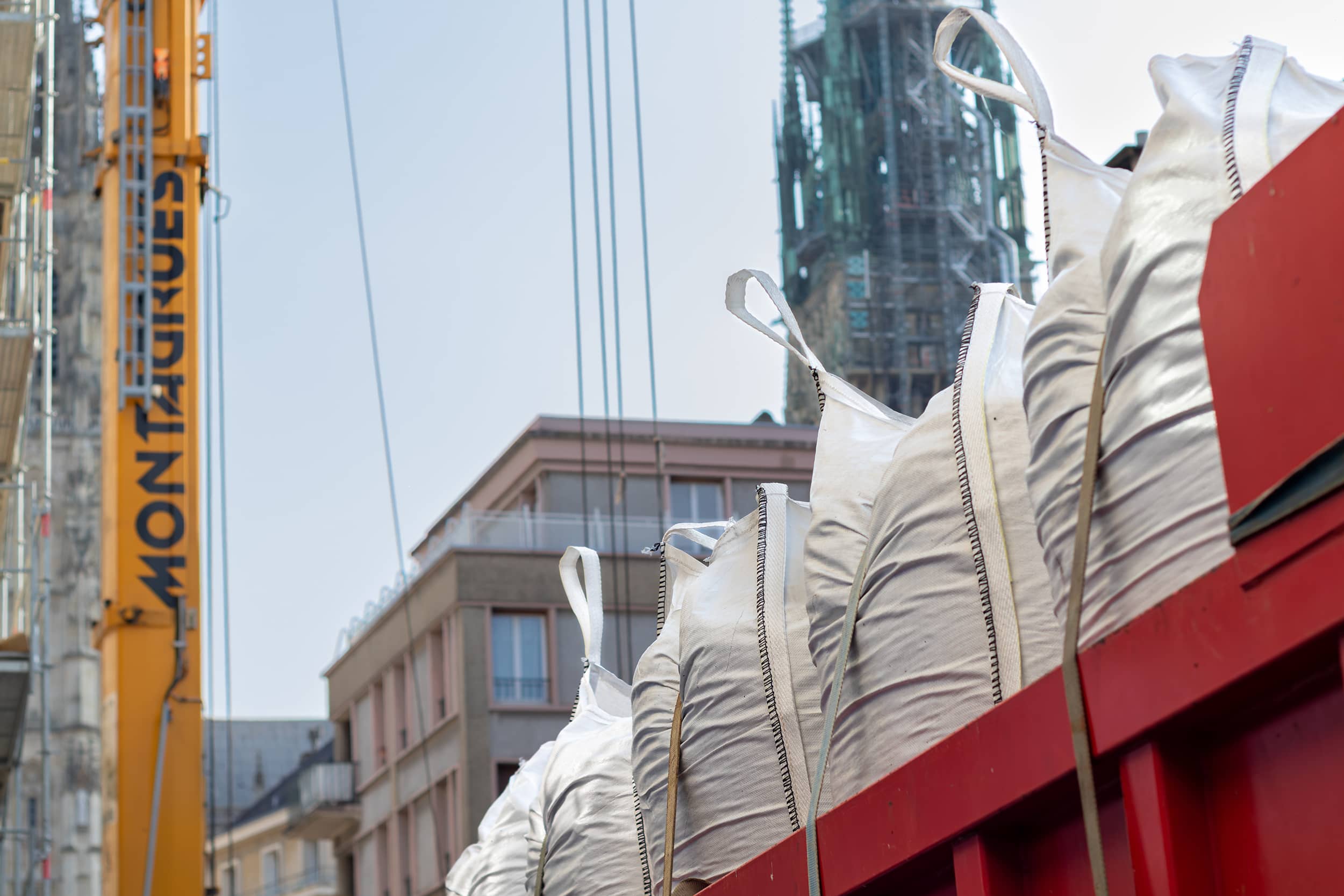 Chantier Rouen le Melville grue terre végétalisée