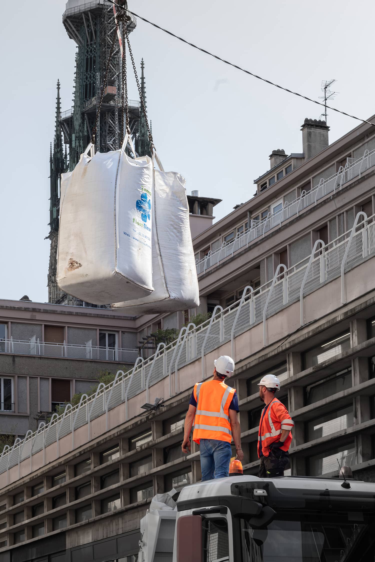 Chantier Rouen le Melville grue terre végétalisée