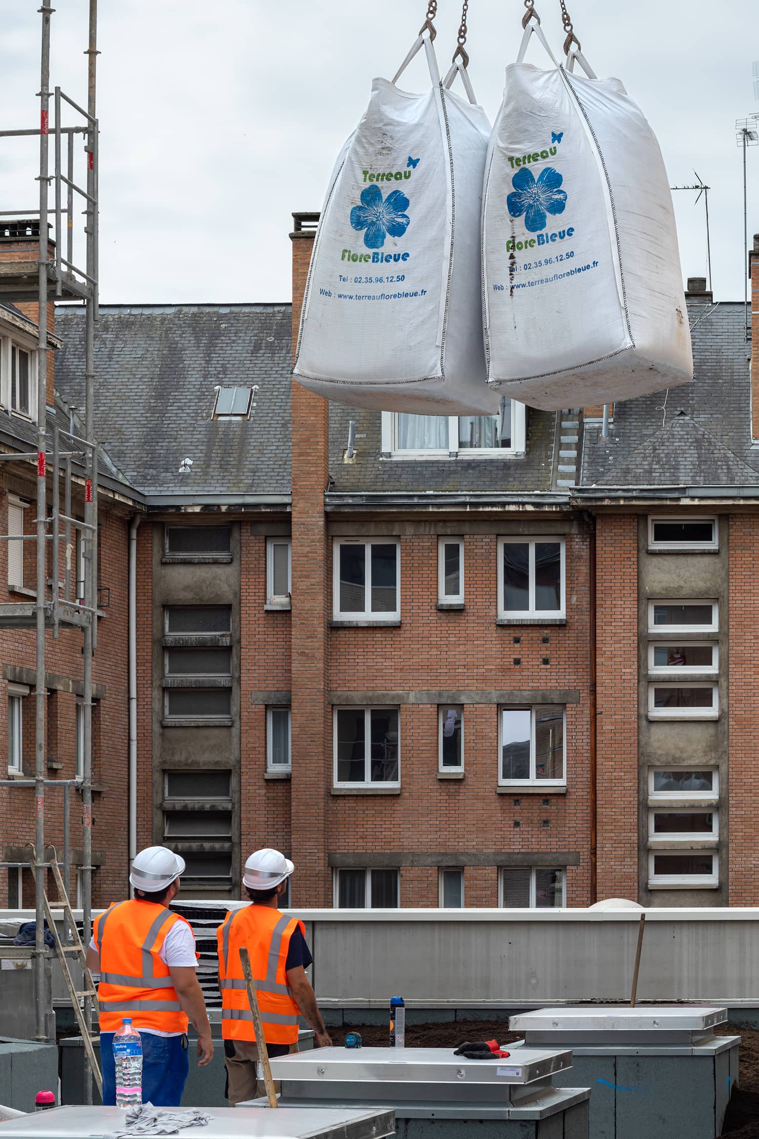 Chantier Rouen le Melville grue terre végétalisée