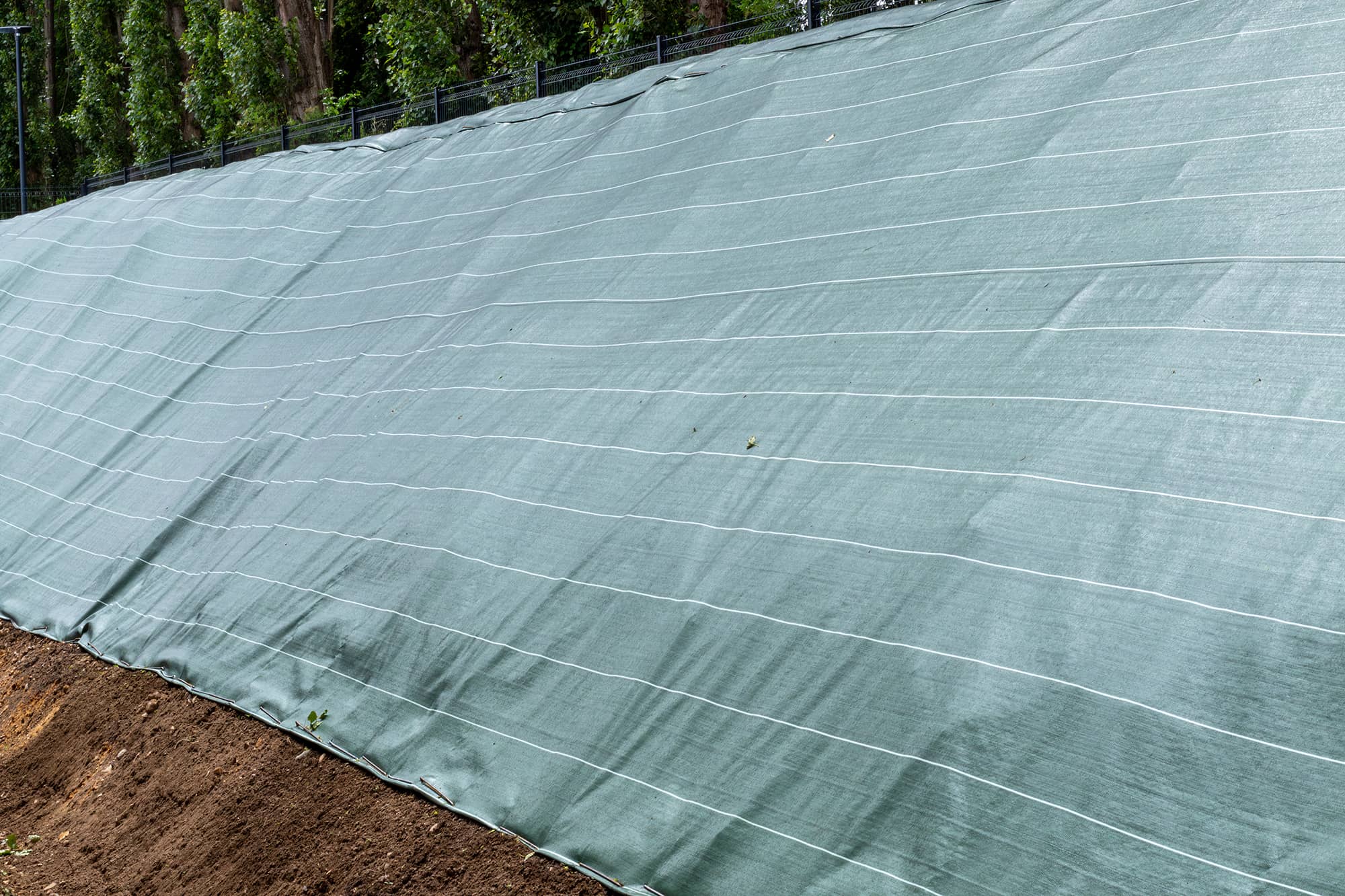 Oissel Chantier Activa bâche tissée plantation engazonnement