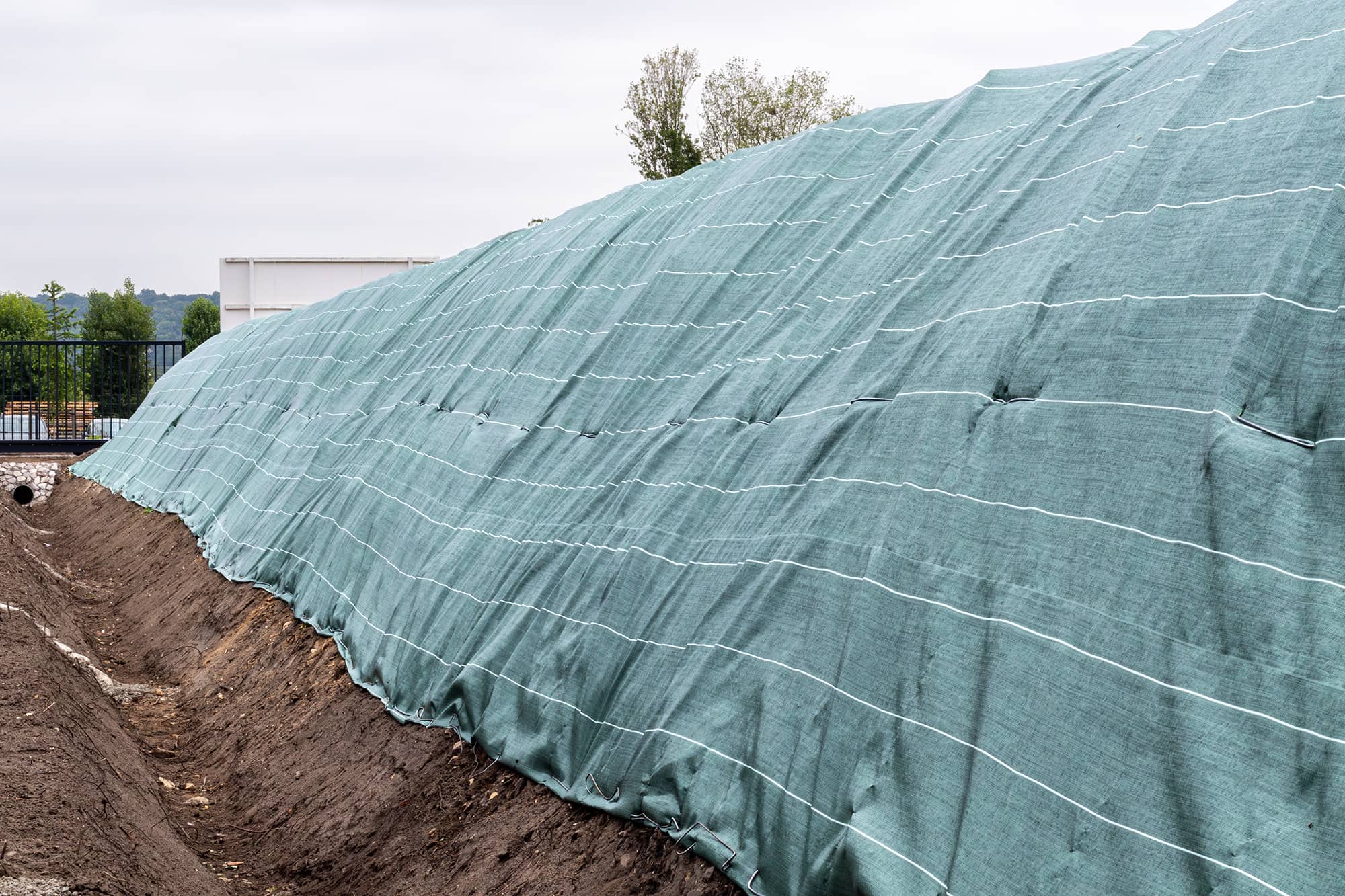 Oissel Chantier Activa bâche tissée plantation engazonnement